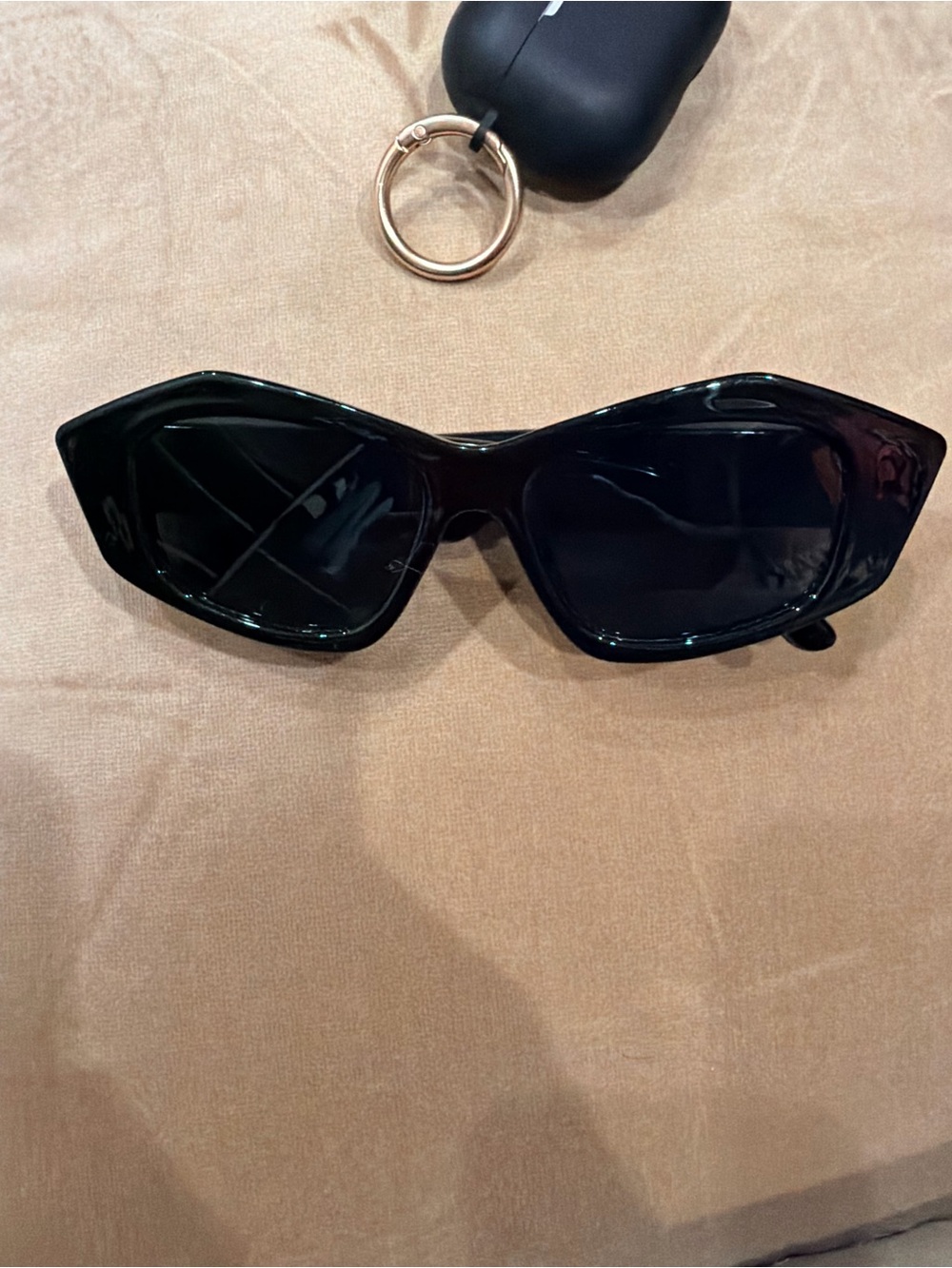 Sleek Black Cat-Eye Women's Sunglasses